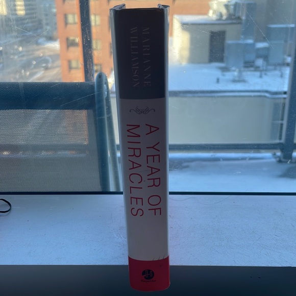 Marianne Williamson book - A Year in Miracles - Picture 3 of 5